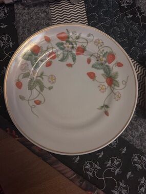 Avon Strawberry Vine Dinner Plate - White with Red and Green Accents